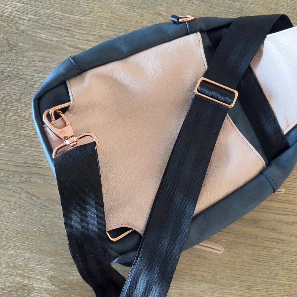 Petunia Pickle Bottom Inter-Mix Crossbody Backpack Diaper Bag Pink Black Rose